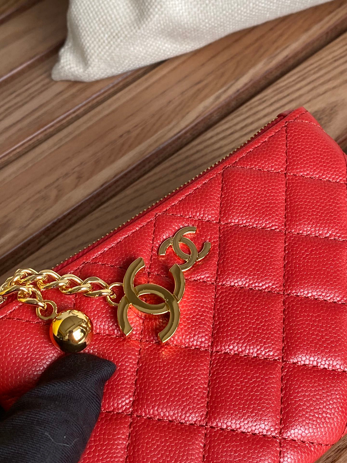 cc zipped wallet 14cm red caviar gold hardware