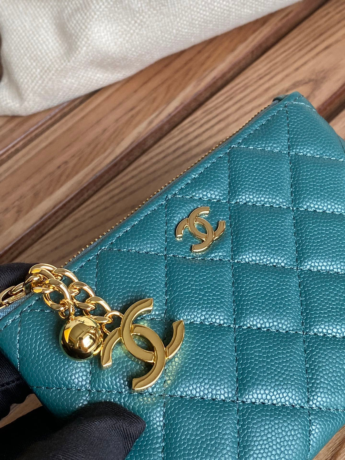 cc zipped wallet 14cm dark green caviar gold hardware