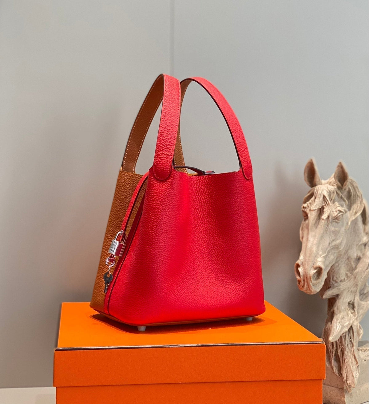HM PICOTIN LOCK 22 ORANGE AND RED TOGO LEATHER
