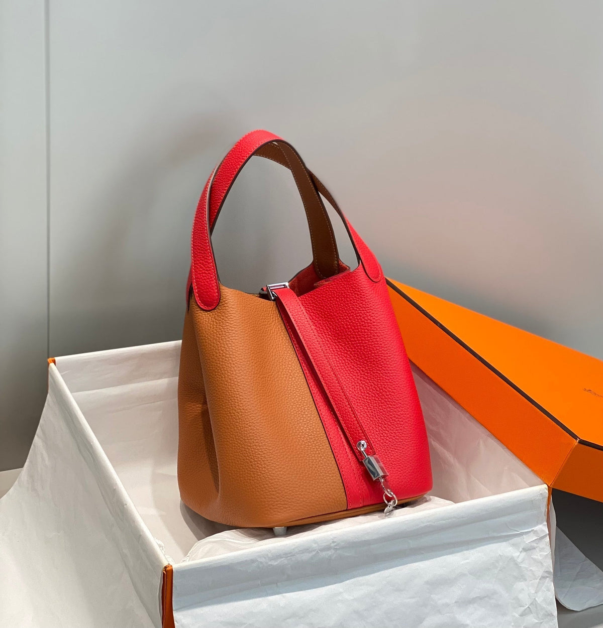 HM PICOTIN LOCK 22 ORANGE AND RED TOGO LEATHER