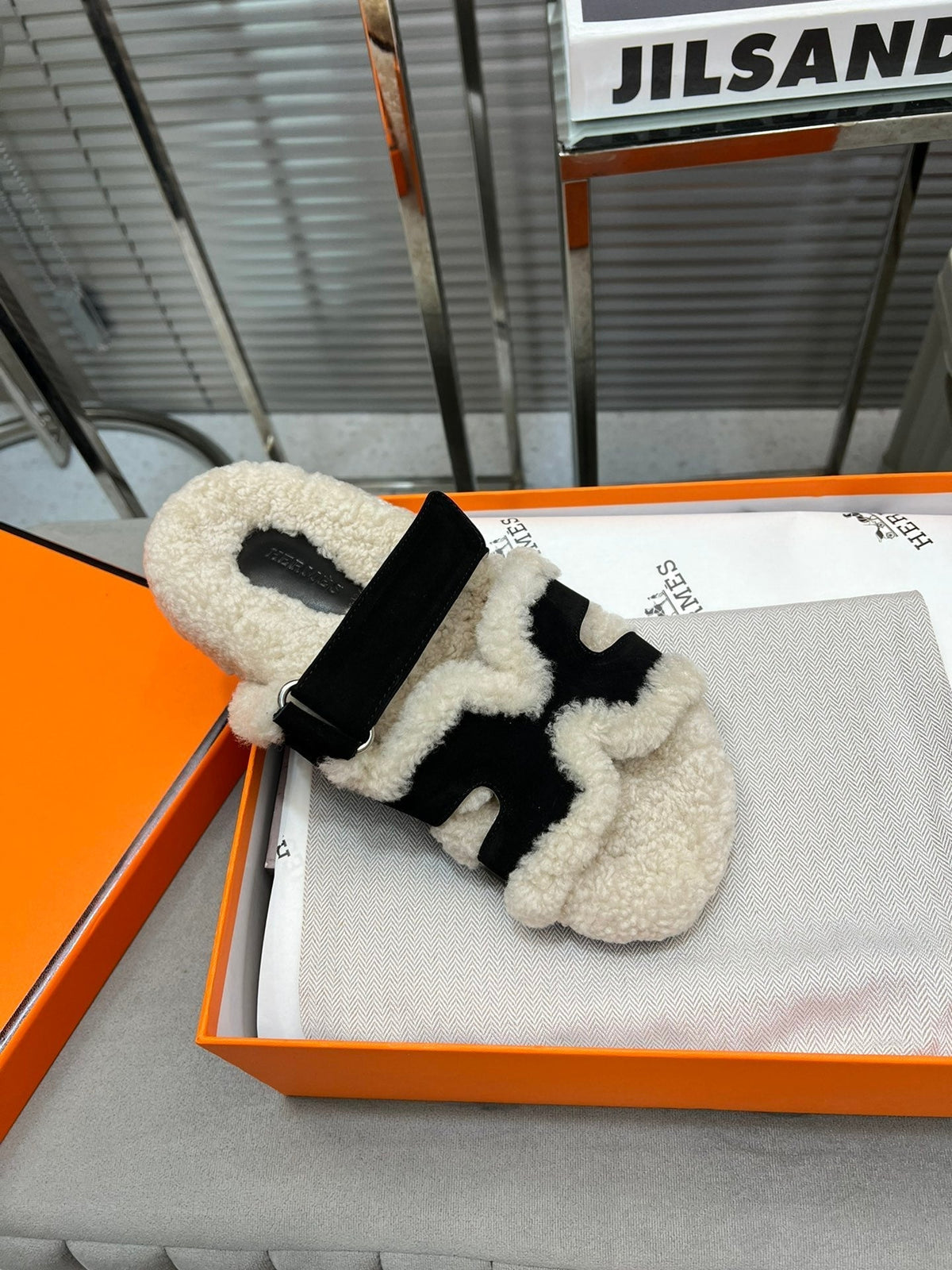 HM Chypre Sandal In Black Suede And Fleece Lining 953829