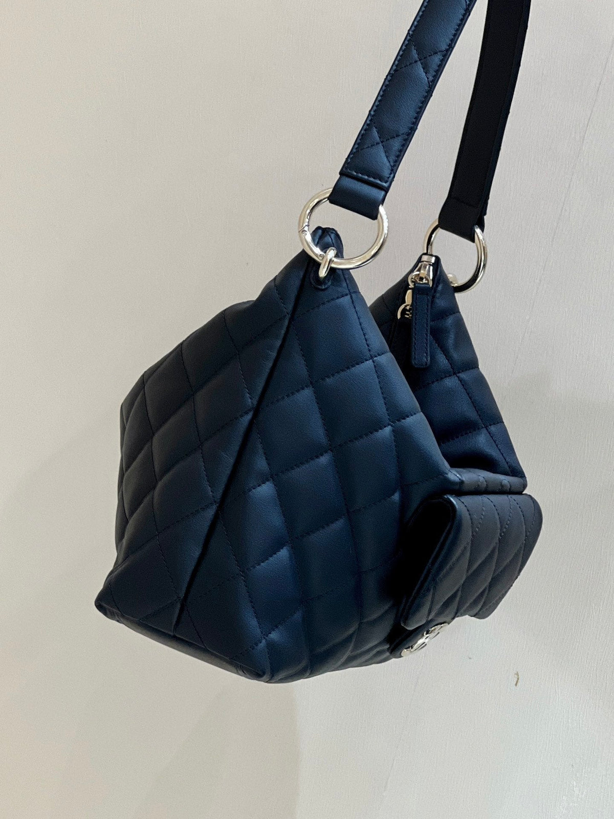 CC 23B Maxi Hobo 29.5cm Black Cowhide Light GHW