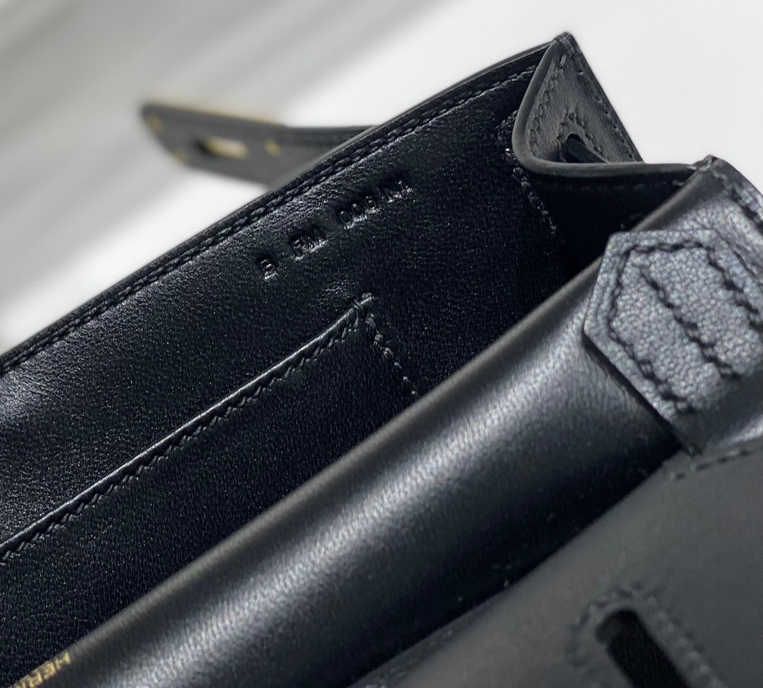 KELLY 23CM JYPSIERE BLACK LEATHER CROSSBODY BAG GHW