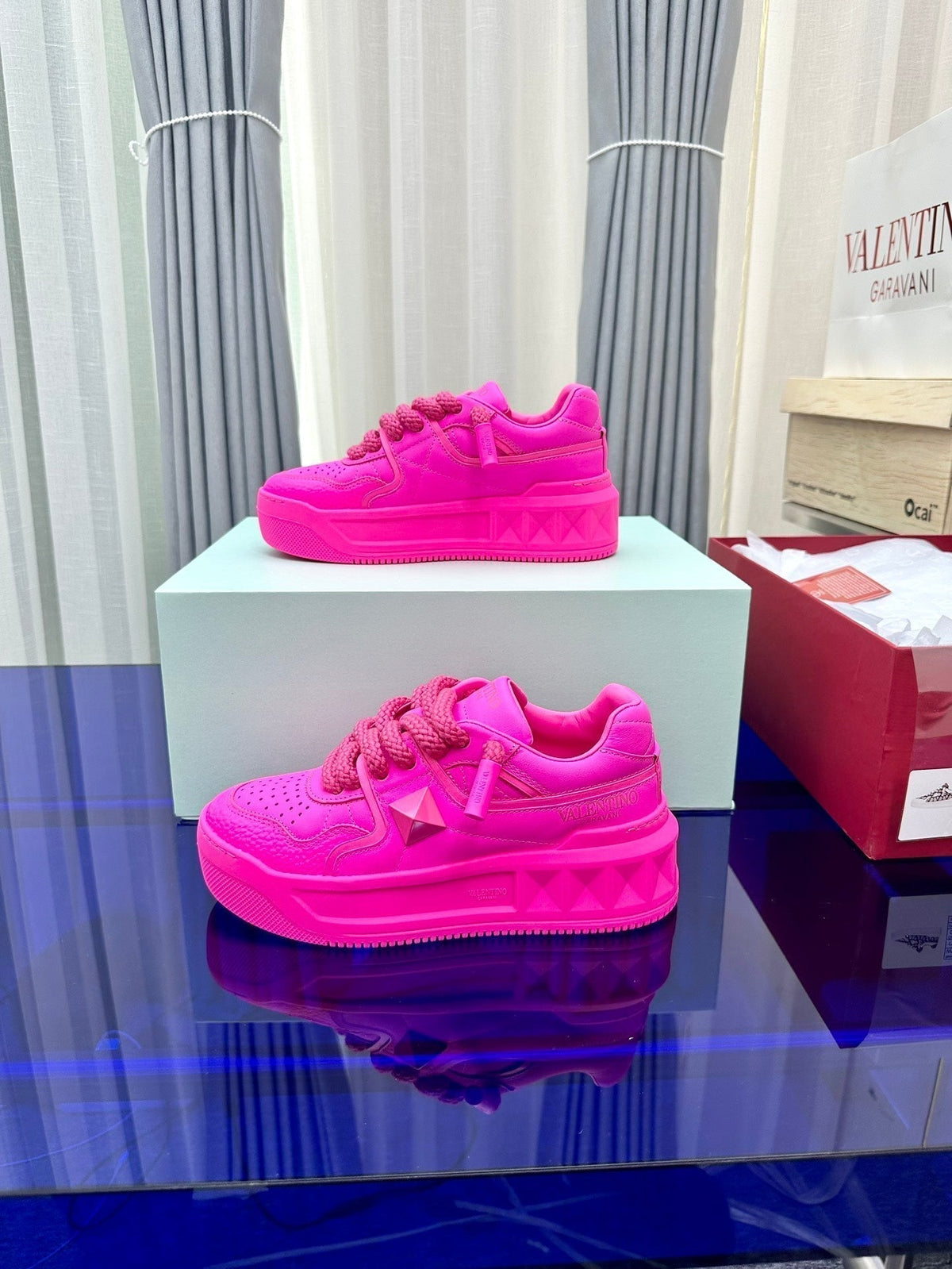 One Stud Garavani Pink One Stud XL Sneakers