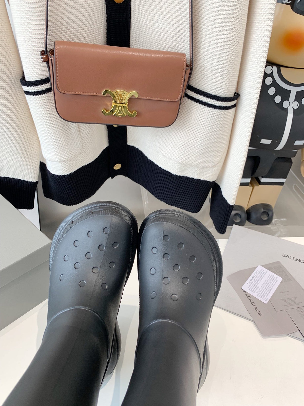 CROCS BOOTS IN BLACK RUBBER