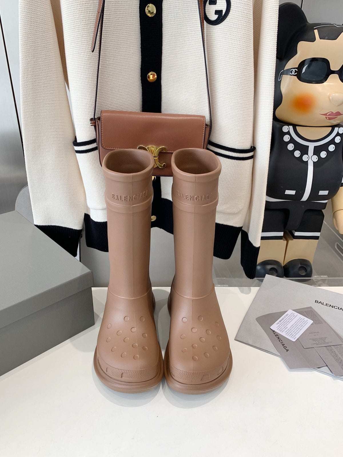 CROCS BOOTS IN BROWN RUBBER