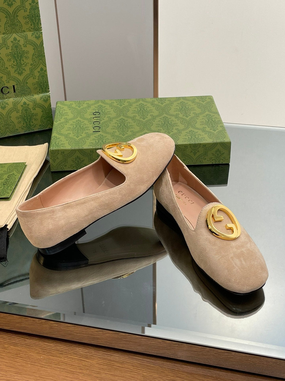 BLONDIE LOGO-PLAQUE LOAFERS IN ECRU BEIGE SUEDE
