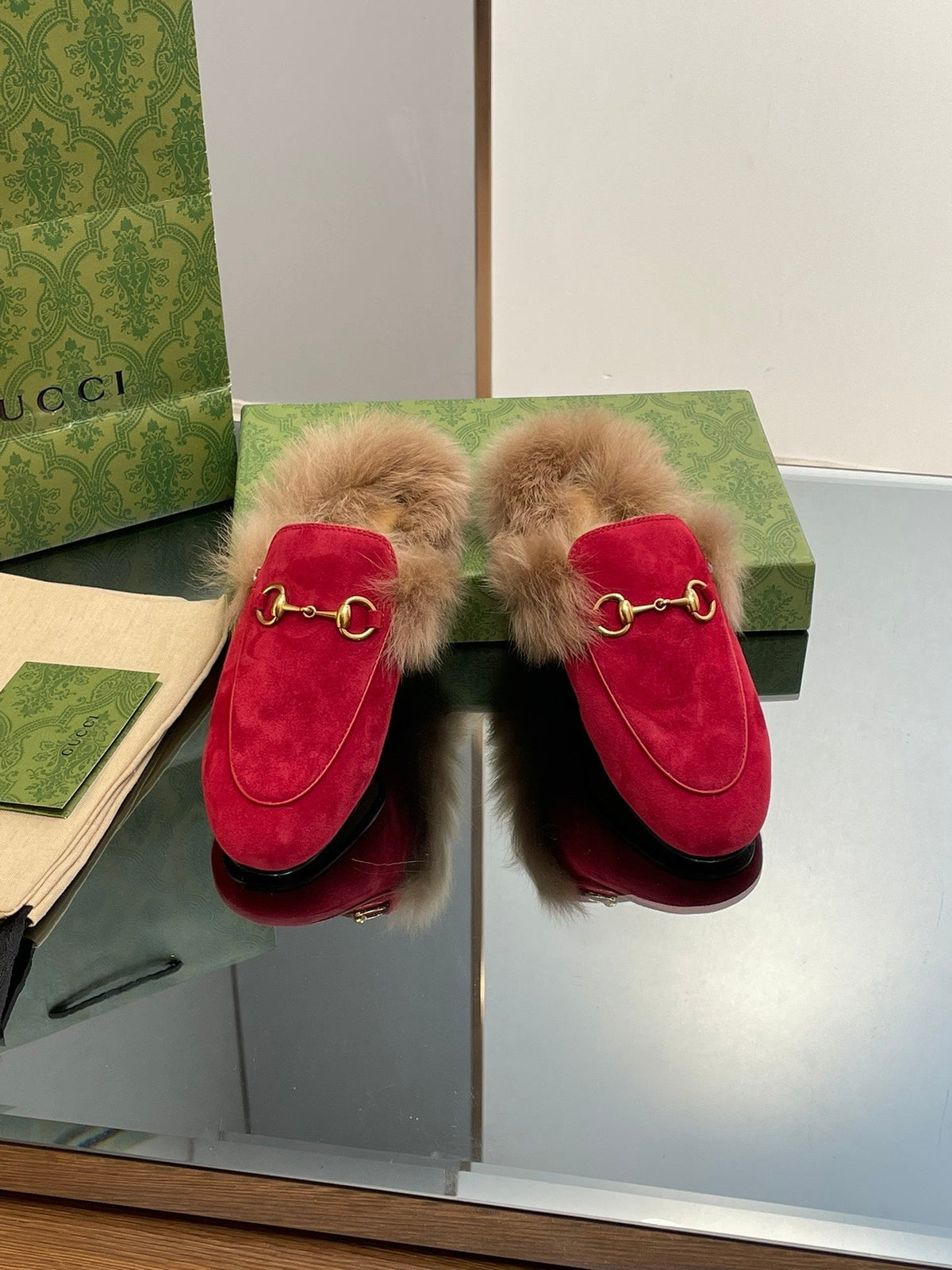 HORSEBIT MULE IN CRIMSON RED SUEDE AND LAMB WOOL LINING