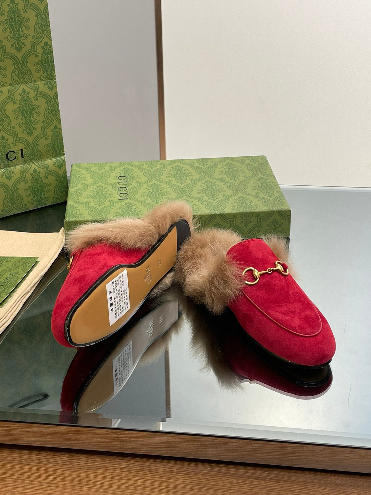 HORSEBIT MULE IN CRIMSON RED SUEDE AND LAMB WOOL LINING