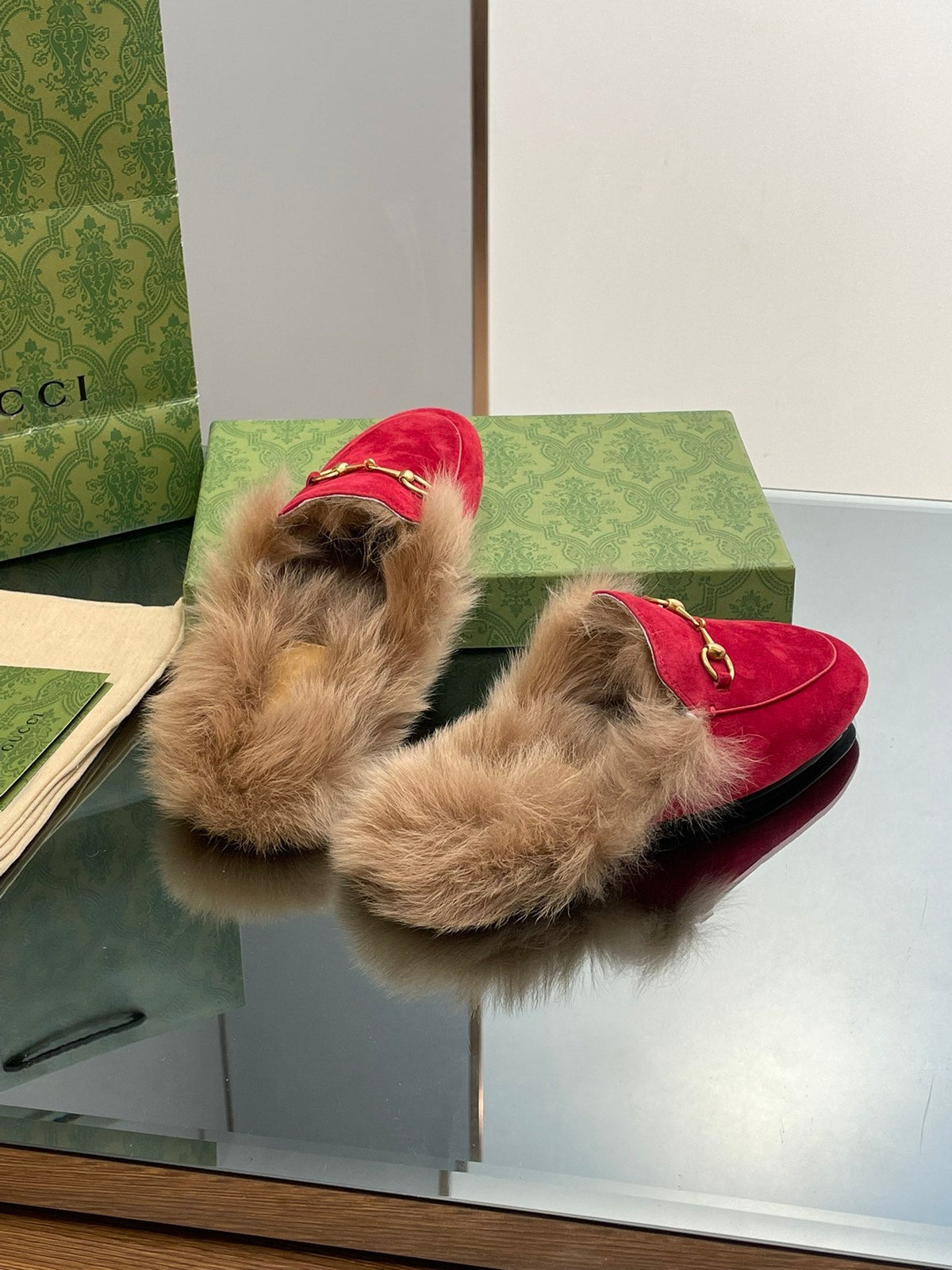 HORSEBIT MULE IN CRIMSON RED SUEDE AND LAMB WOOL LINING