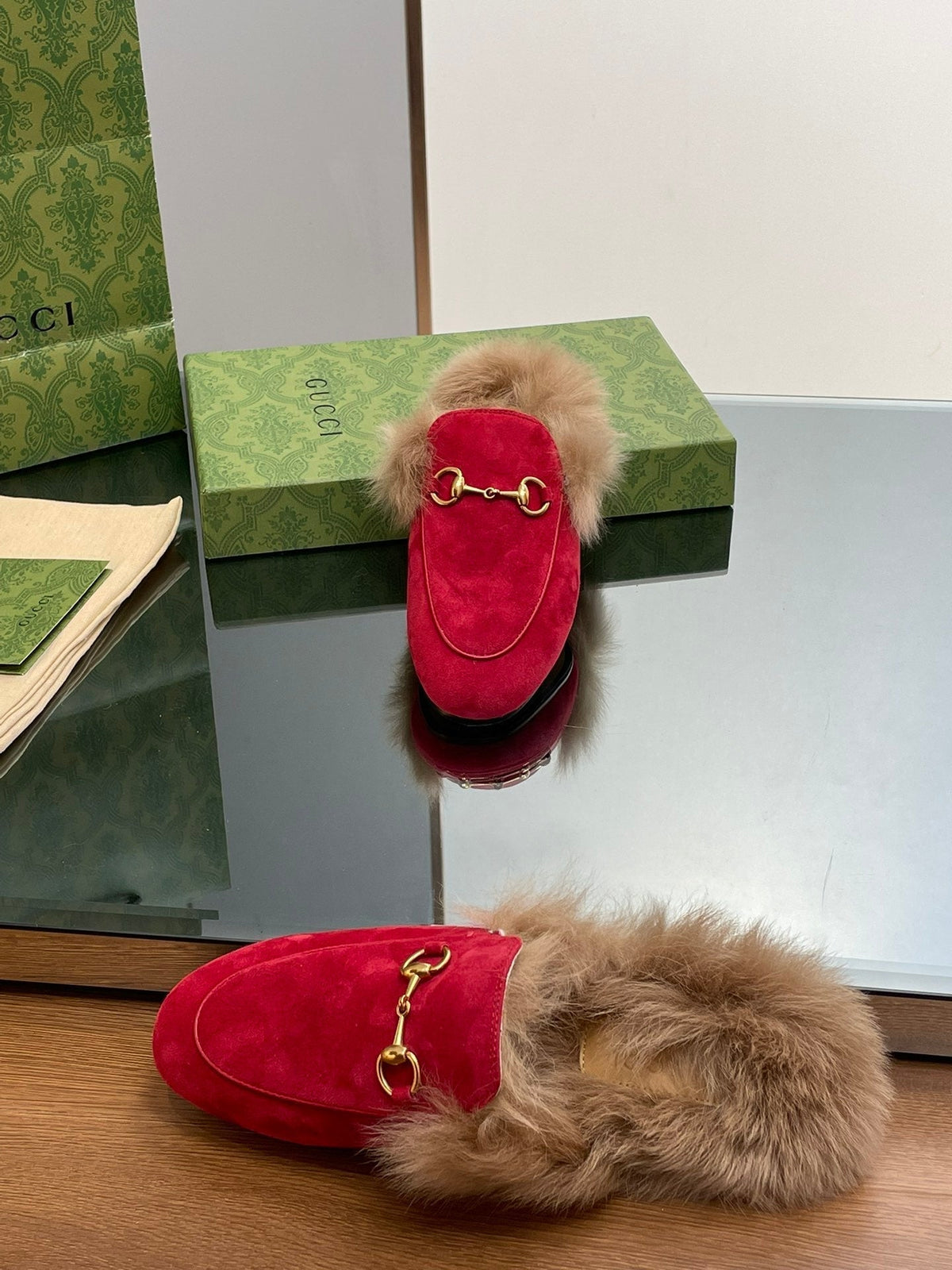 HORSEBIT MULE IN CRIMSON RED SUEDE AND LAMB WOOL LINING