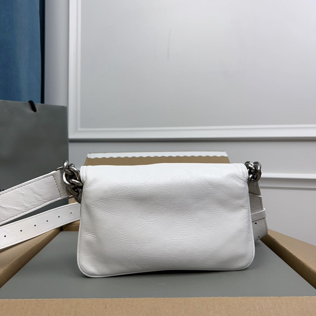 BB SOFT FLAP BAG 24 IN WHITE PEACH CALFSKIN SILVER HARDWARE
