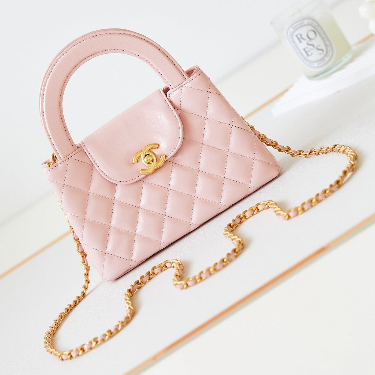 cc 24a nano 19cm kelly shopper bag light pink lambskin