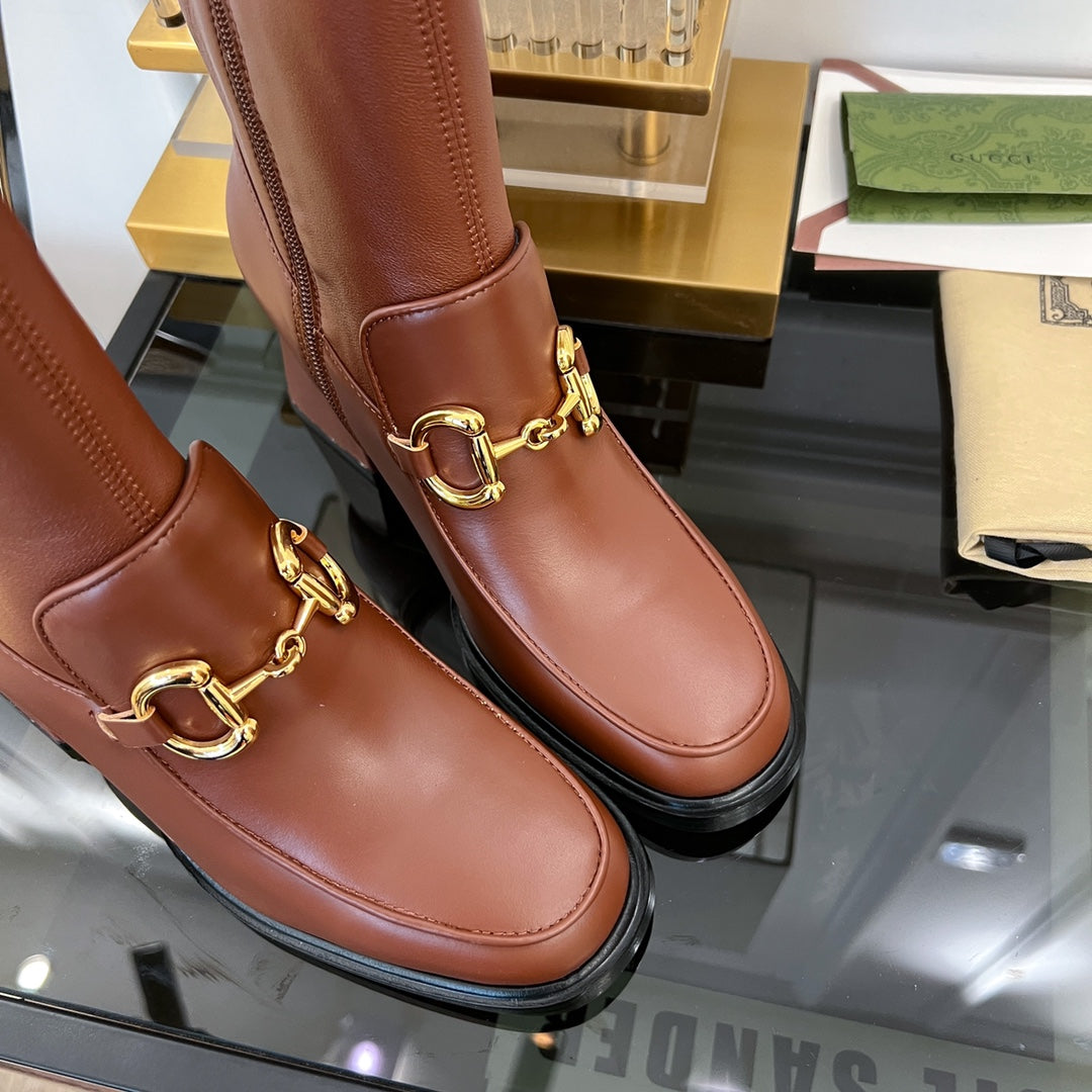 GG HORSEBIT ANKLE BOOTS IN RED BROWN SHEEPSKIN
