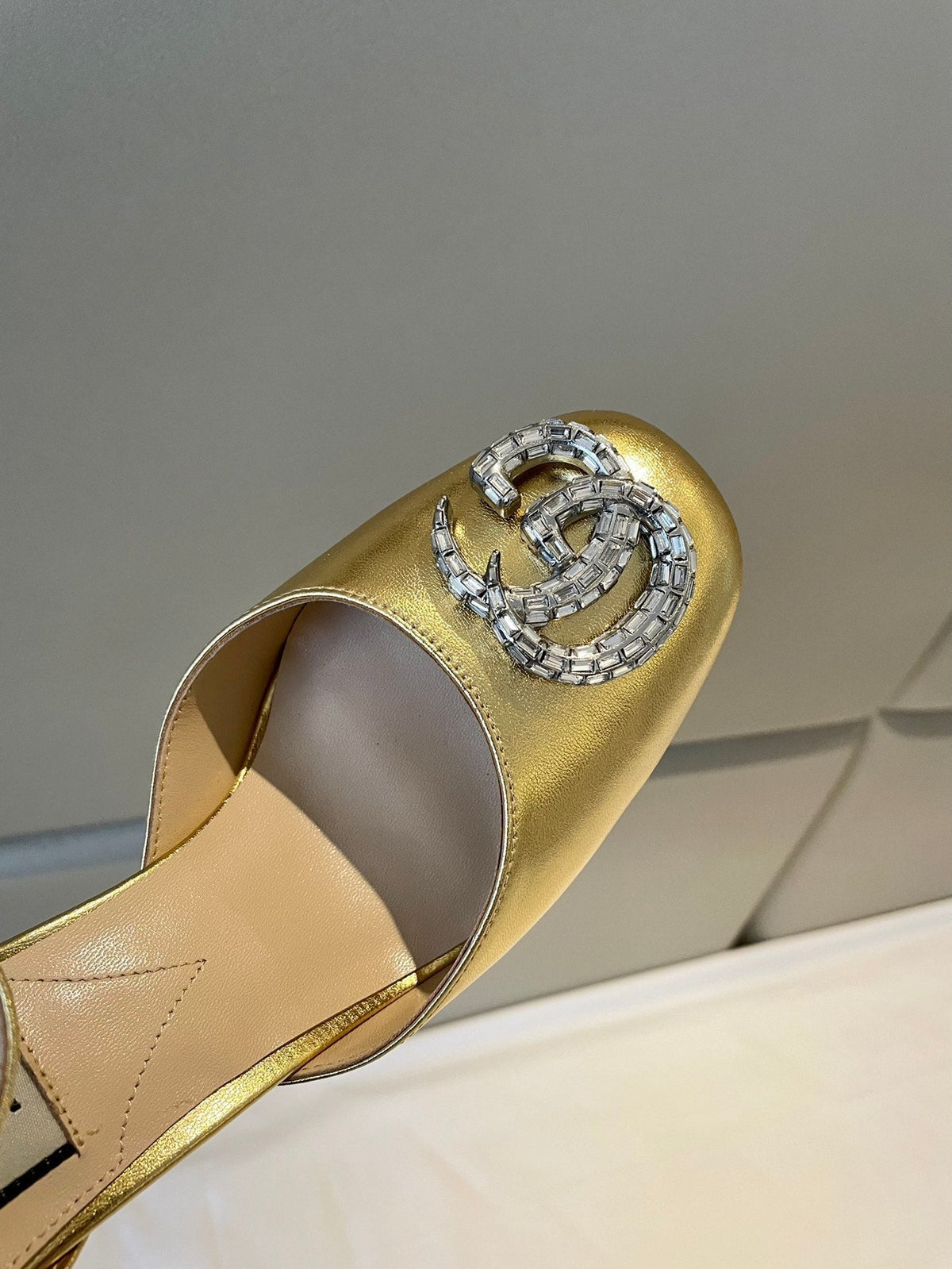 platform pump 12cm with double g gold metalic patent leather