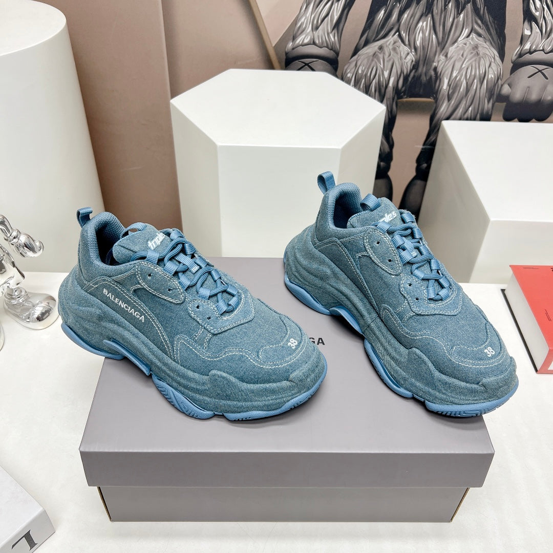 TRIPLE S SNEAKER IN BLUE DENIM