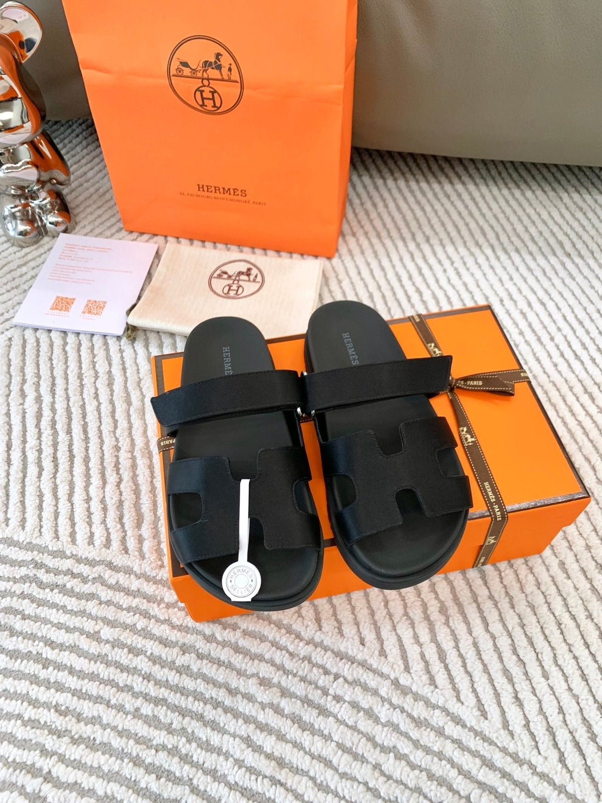 HM Chypre Sandal Black Lambskin 963504