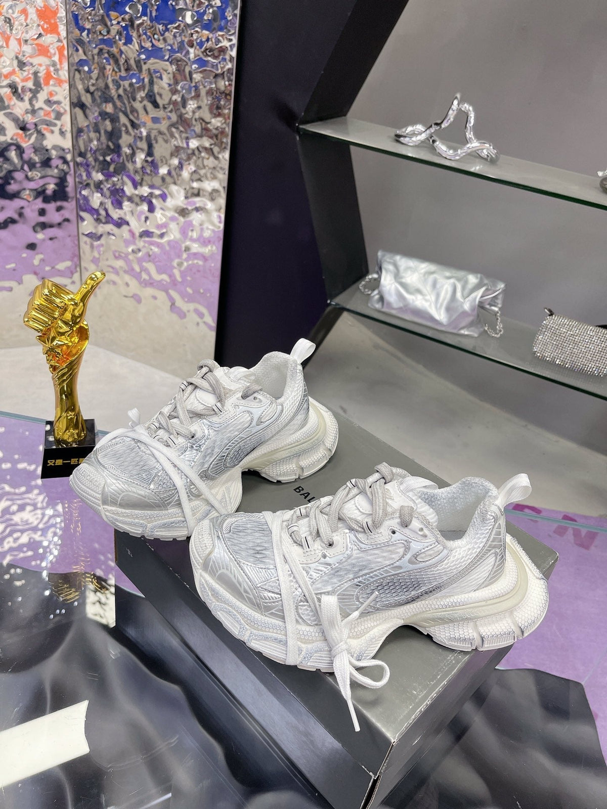 3XL SNEAKER IN SILVER MIX WHITE MESH AND POLYURETHANE