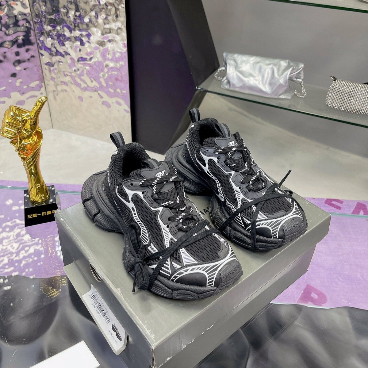 3XL SNEAKER IN BLACK MIX WHITE MESH AND POLYURETHANE