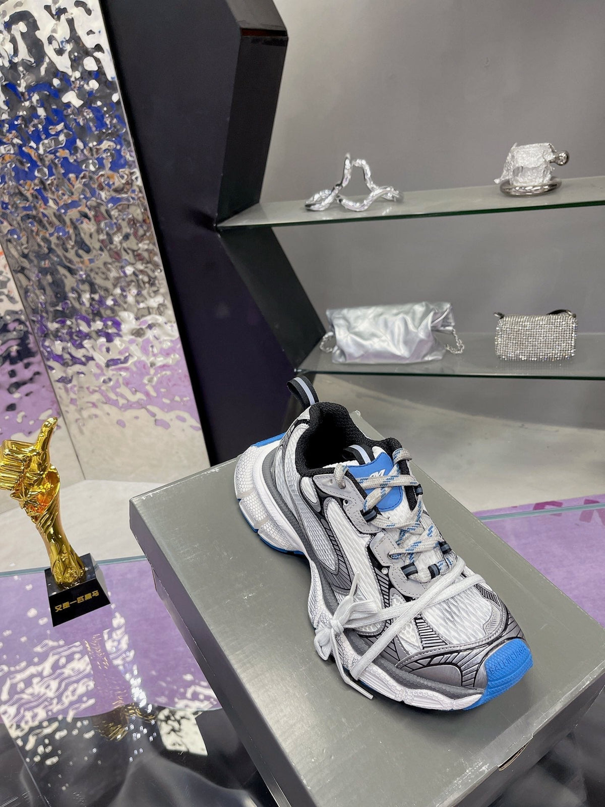 3XL SNEAKER IN WHITE GRAY BLUE MESH AND POLYURETHANE