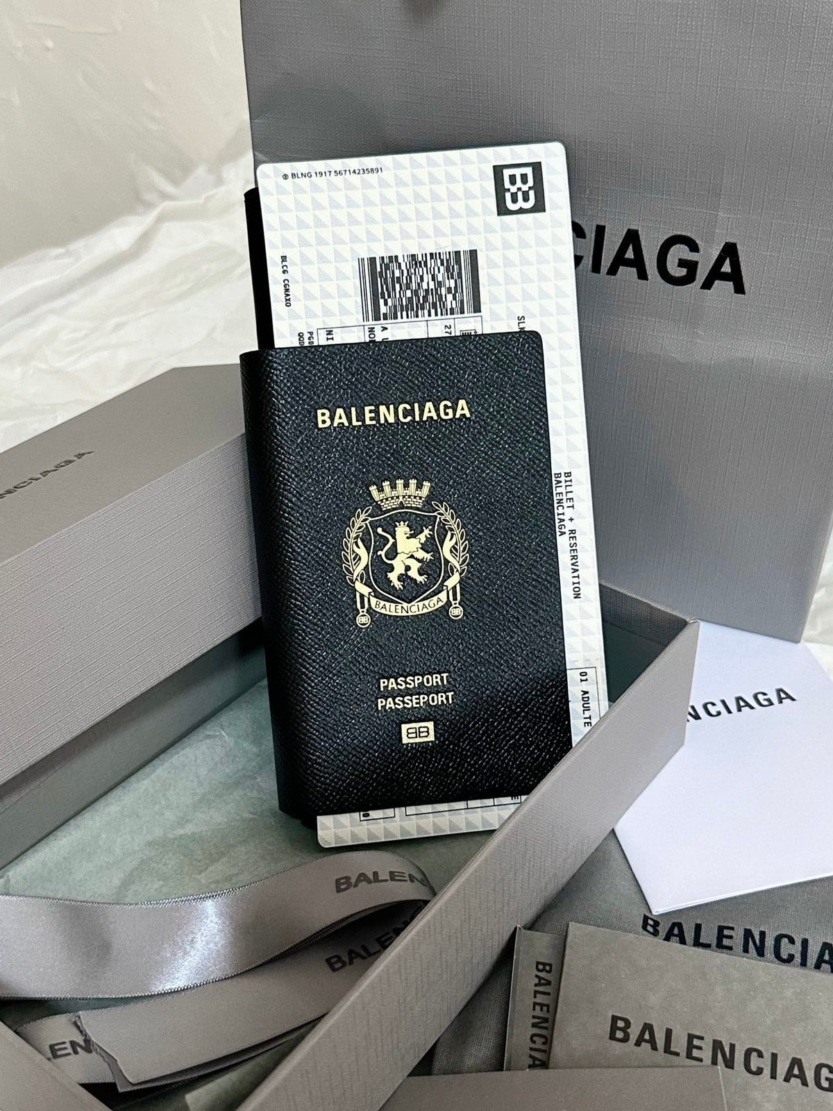 PASSPORT HOLDER 21 IN BLACK CALFSKIN