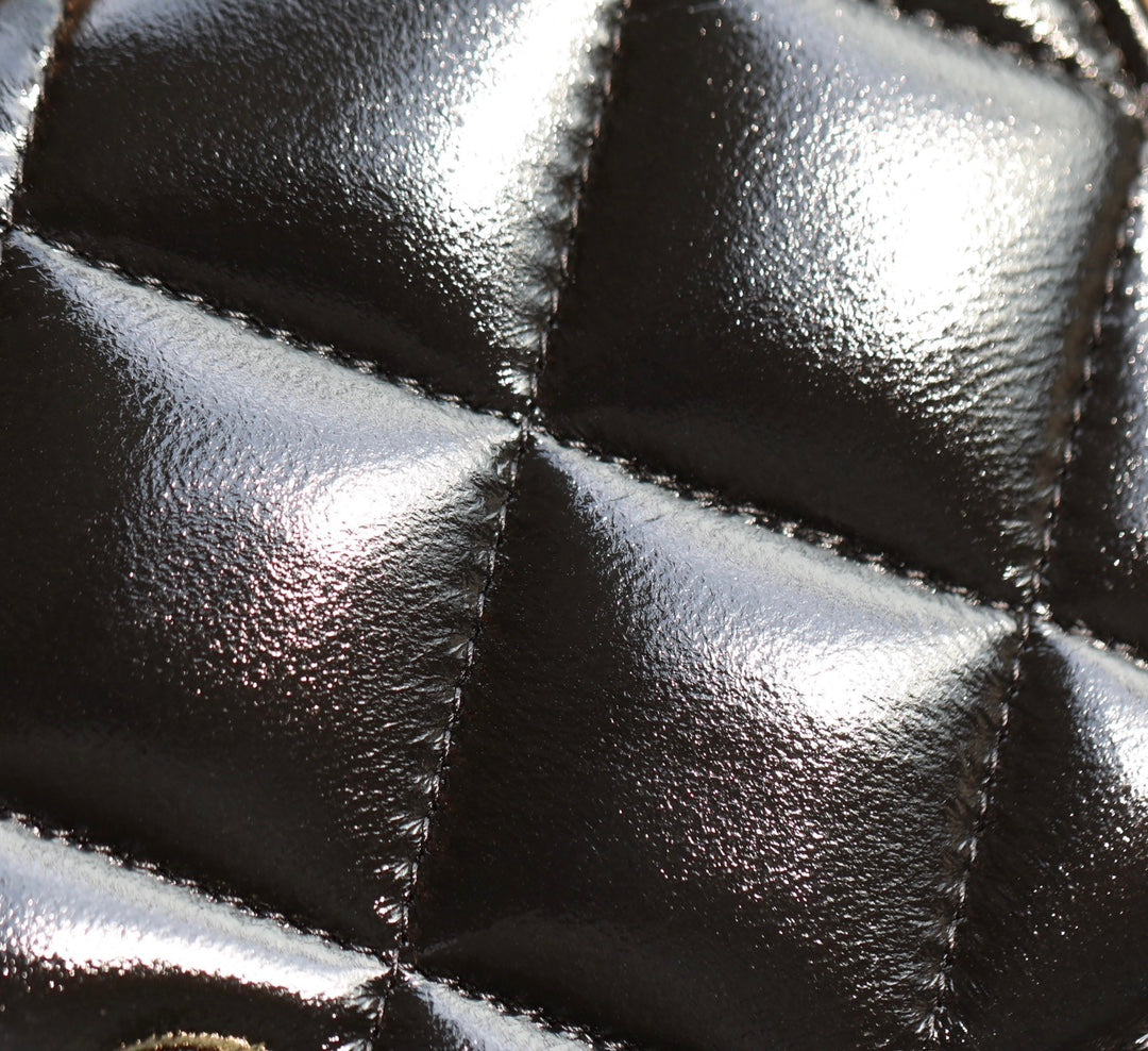 24b woc 19cm black lambskin gold hardware