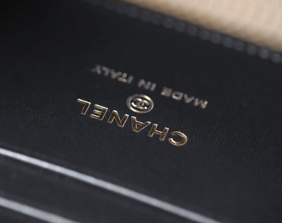 CC 25C Vanity 17cm Black Grained Calfskin