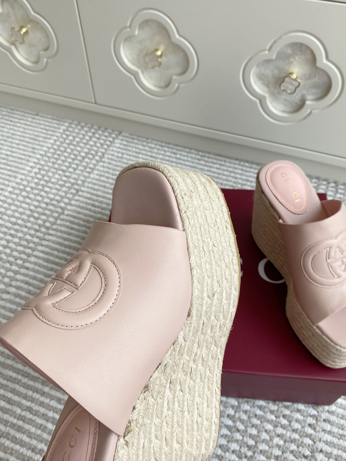 GC 25 Interlocking G Sandal Pink Cord Cowhide 291032