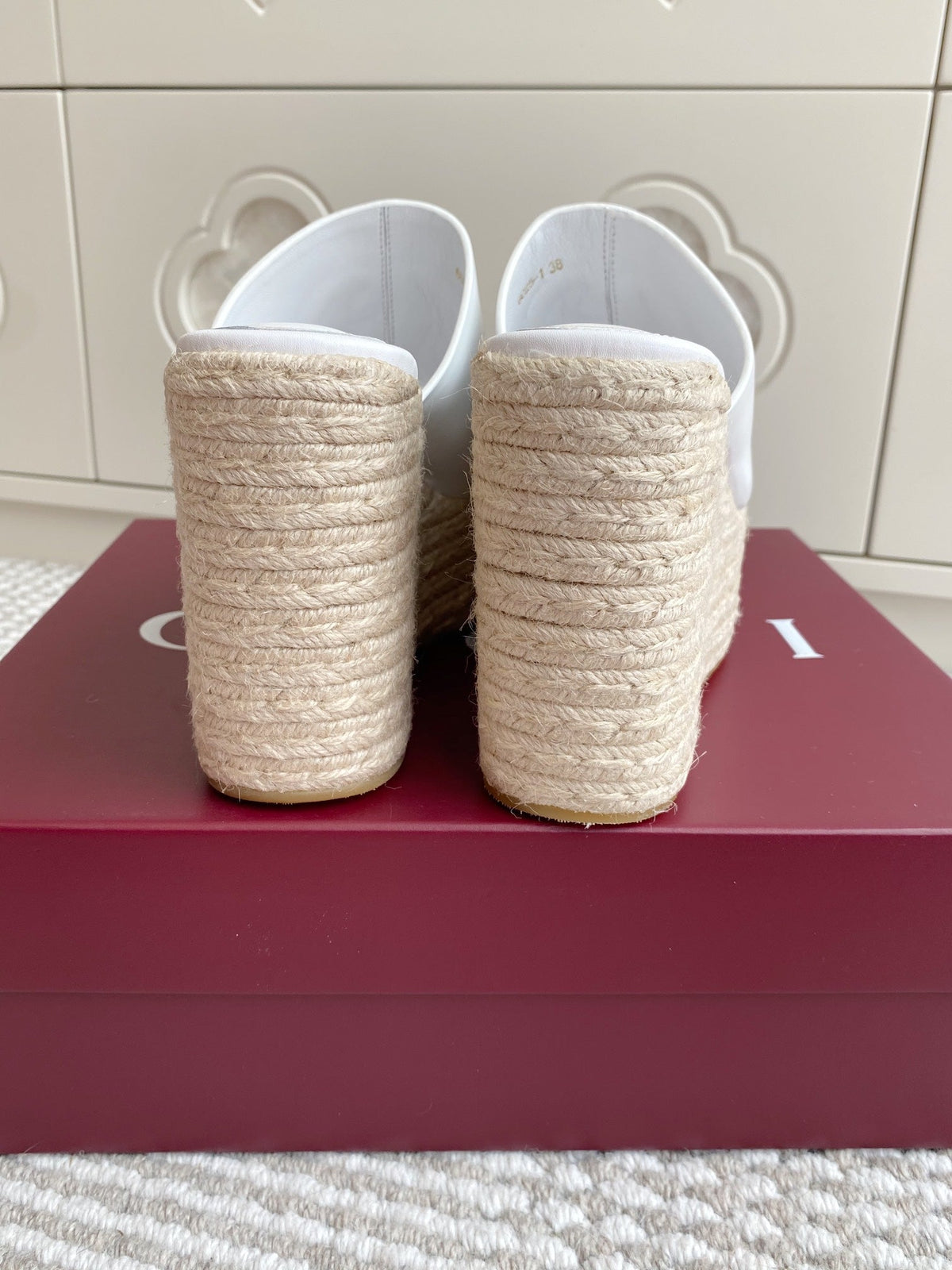GC 25 Interlocking G Sandal White Cord Cowhide 291034