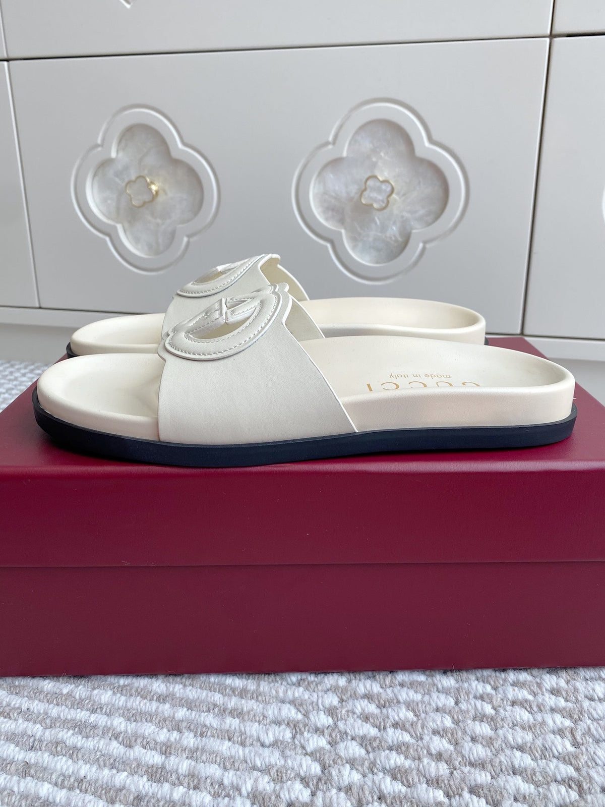 GC Slipper White Cowhide 291036