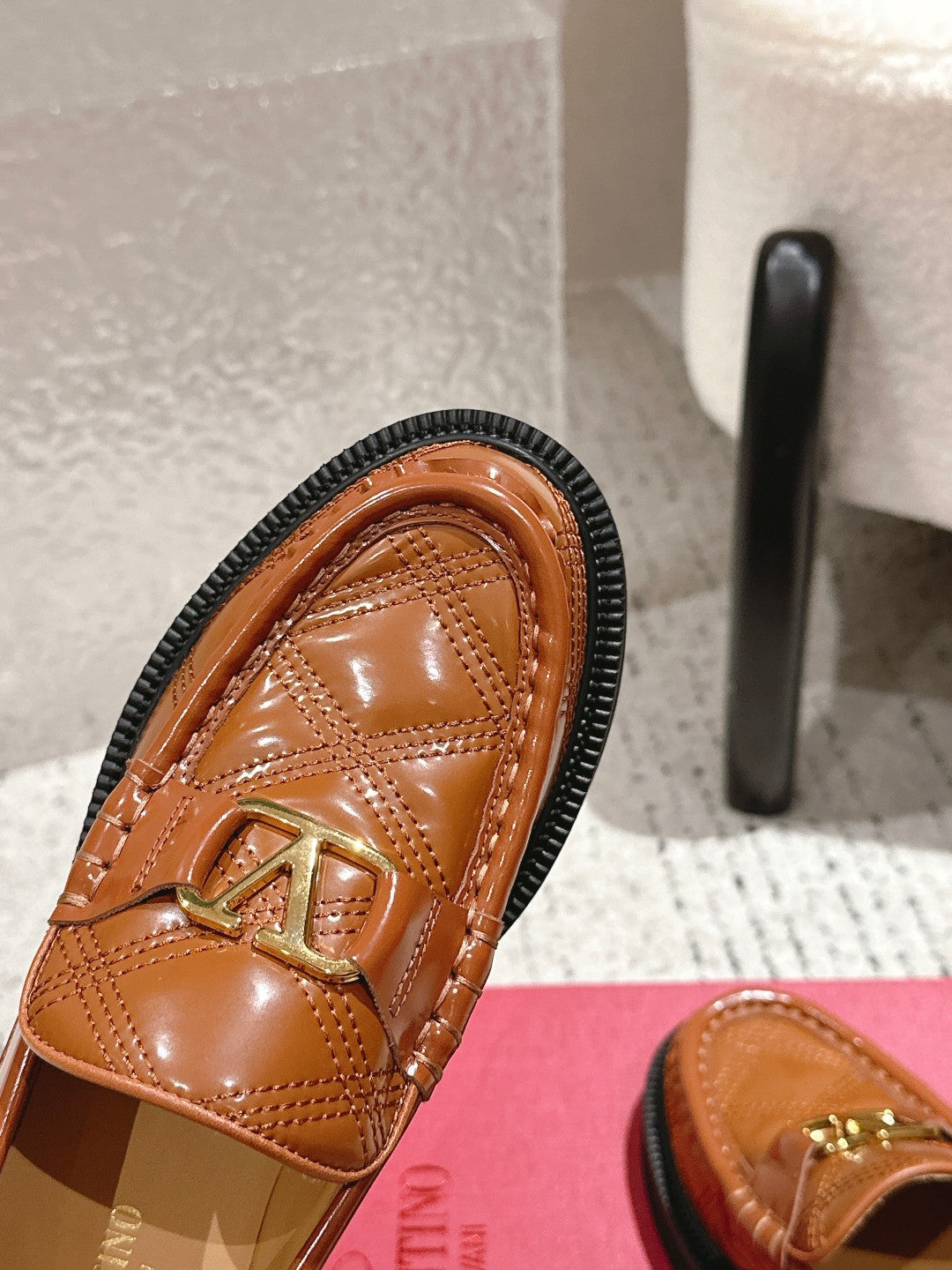 VT Vlogo Loafer Brown Patent Leather