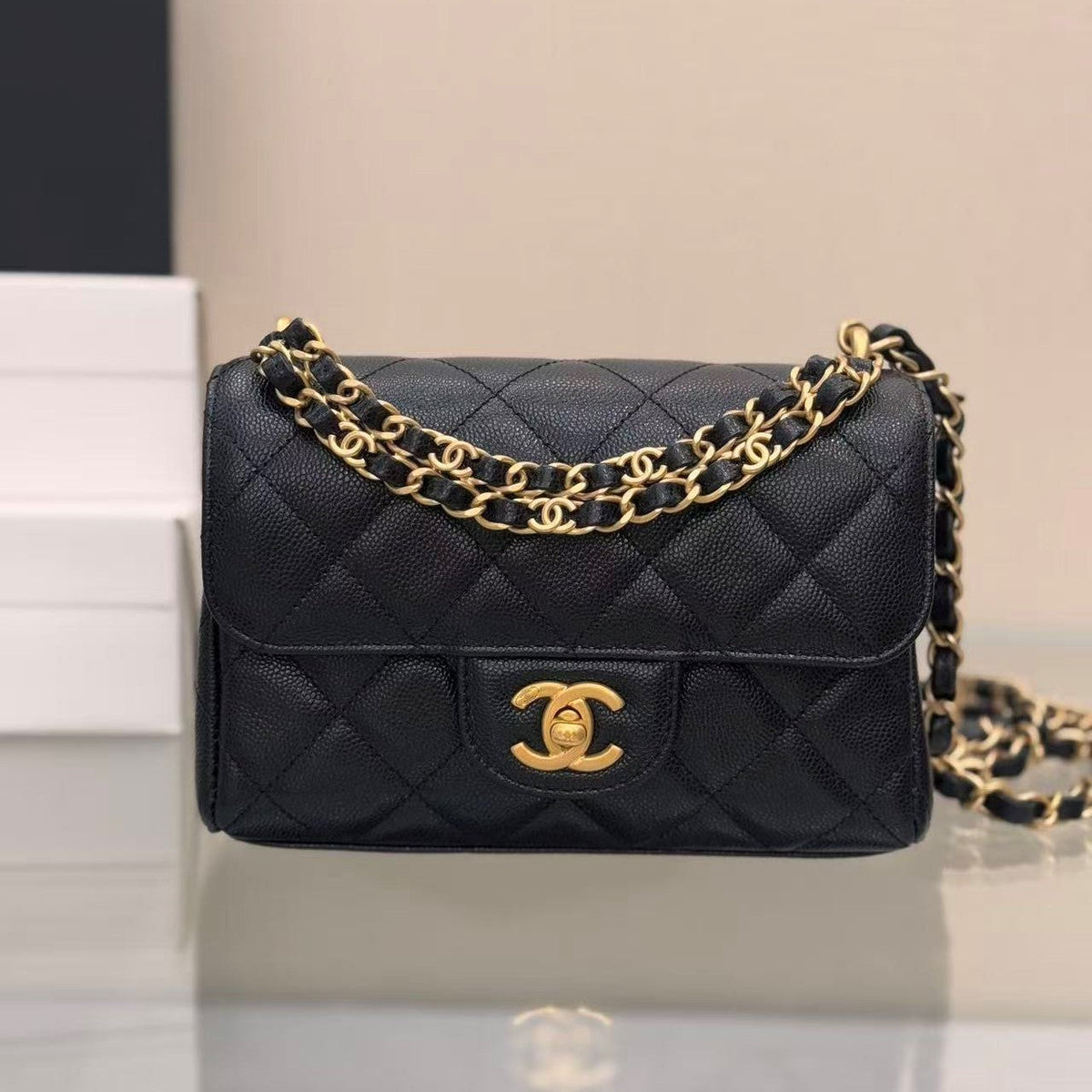 CC 25P Flap Bag 22cm Black Cowhide Gold Hardware