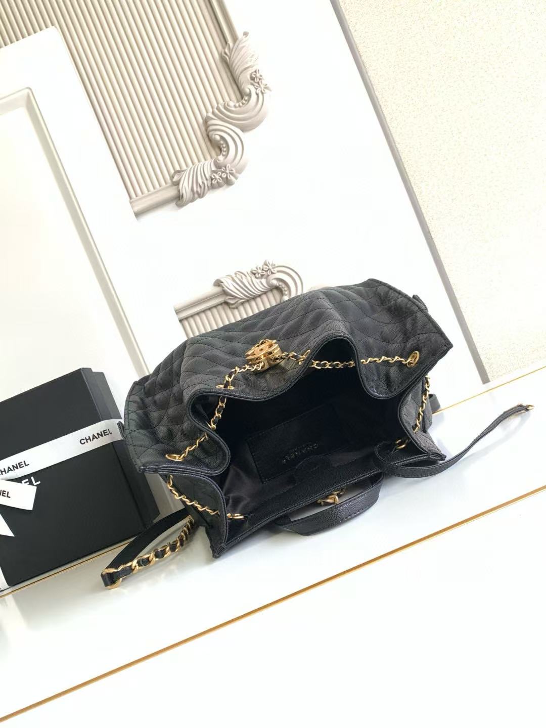 CC 25b Medium Backpack With Chain 23cm Black Caviar GHW