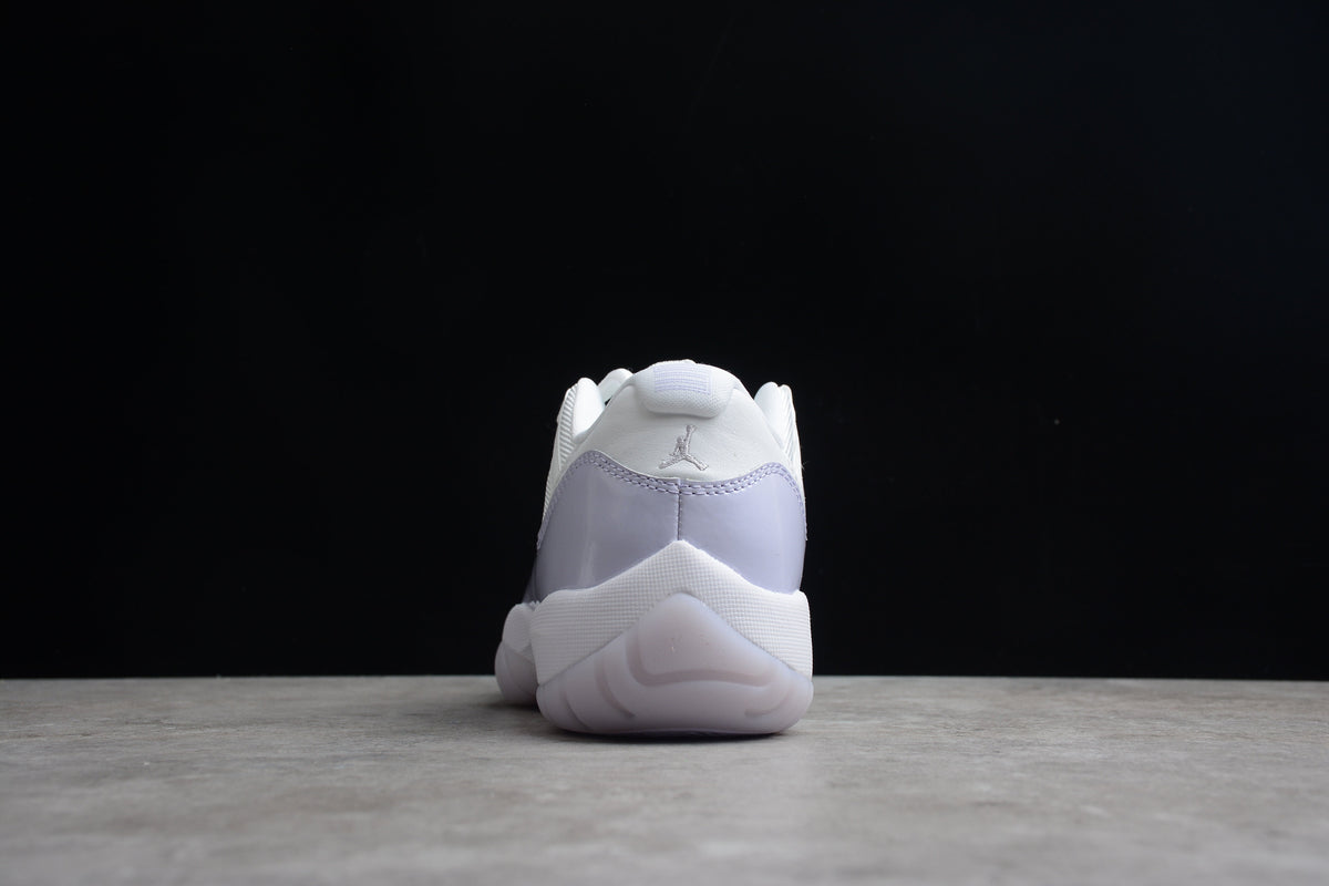 Air Jordan 11 Low  Pure Violet