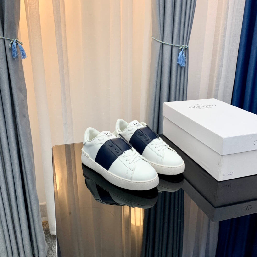 Rockstud Sneaker In White Mix Black Calfskin
