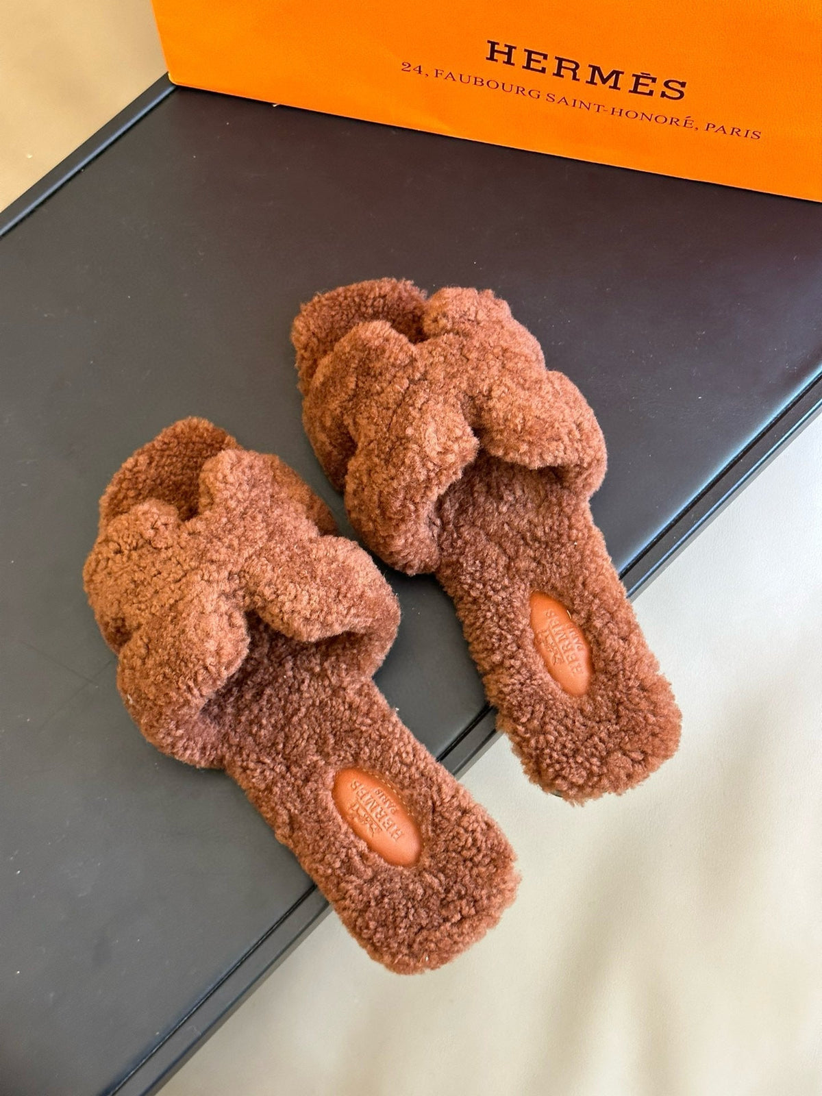 0RAN SANDAL SHEARLING BROWN