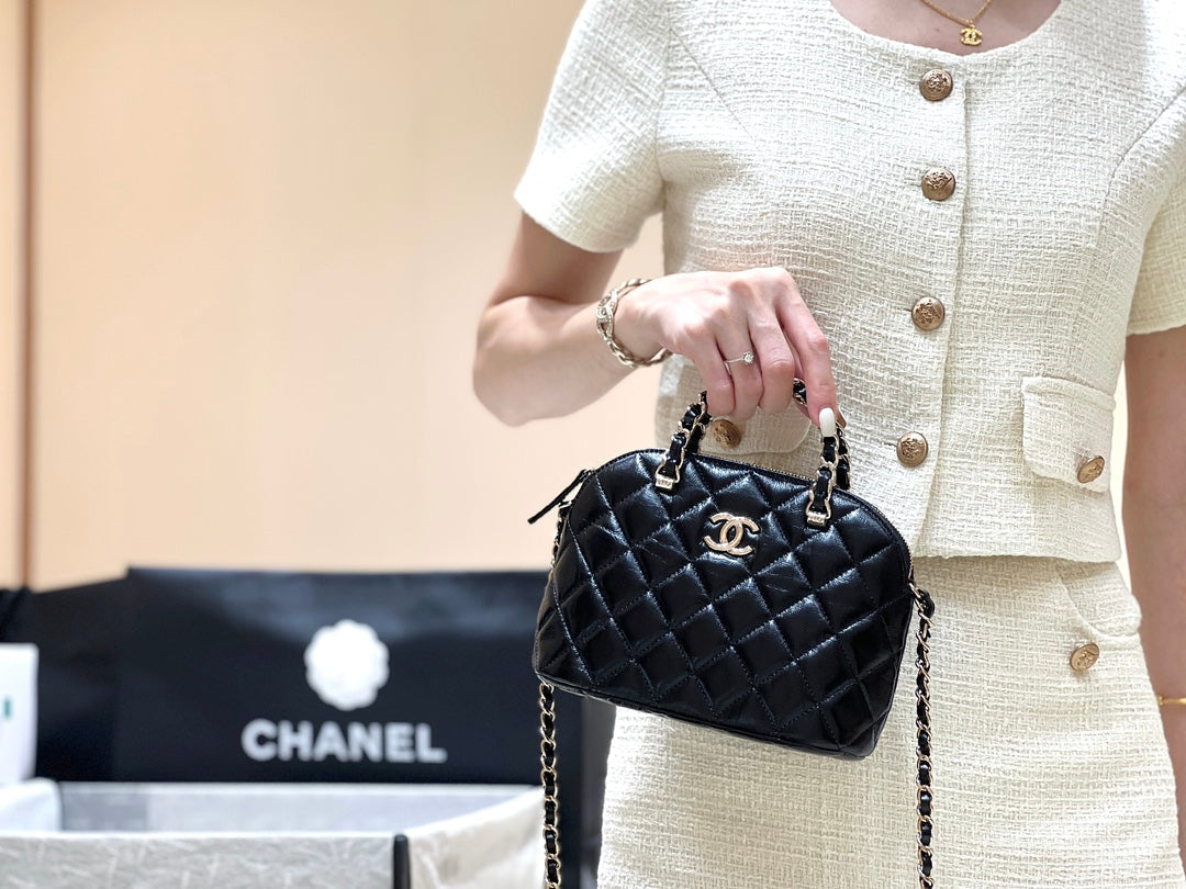 CC 24B AS5130 Small Shell Bag 20cm Black Polished Lambskin