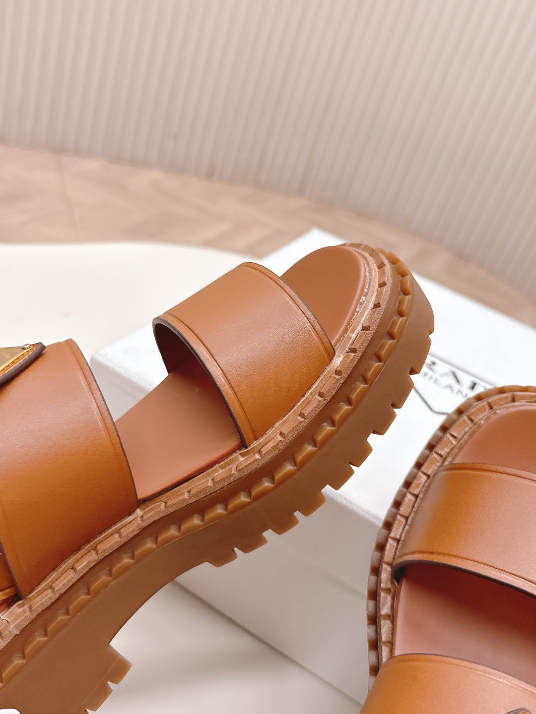 PRA 26S Platform Sandals Brown Cowhide 600566