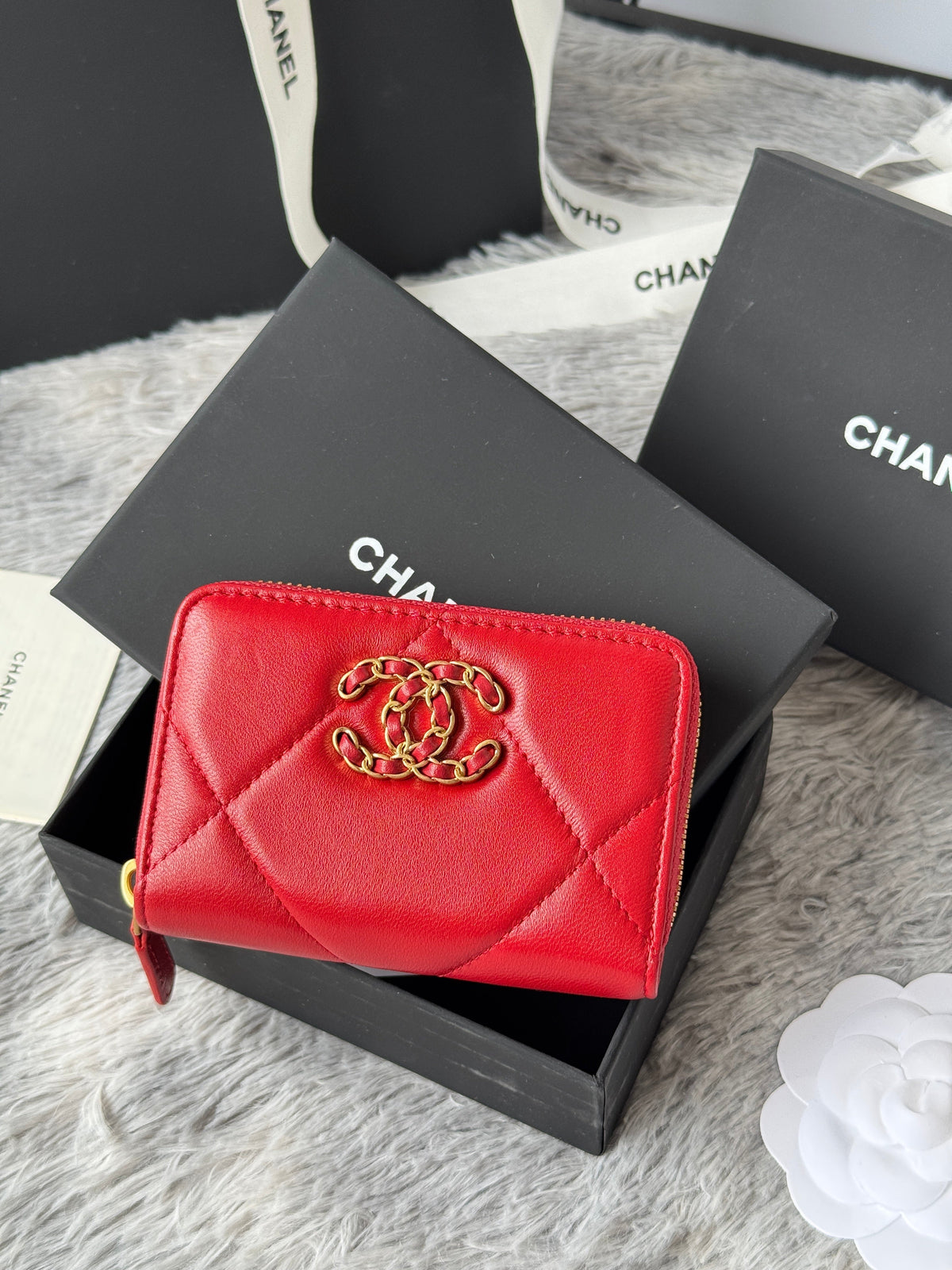 CC 19 Quilted Zipper Coin Purse Red Gold-Tone Sheepskin 242794