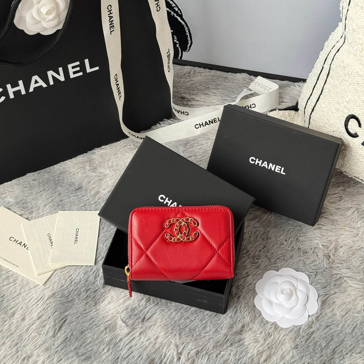 CC 19 Quilted Zipper Coin Purse Red Gold-Tone Sheepskin 242794