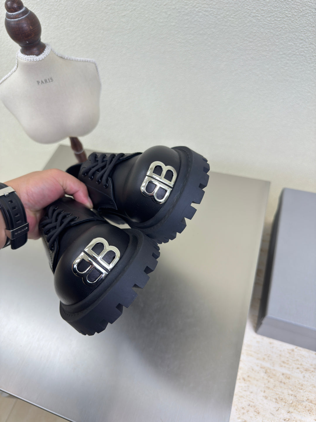 STOMPER DERBY IN BLACK SOFT BULLSKIN