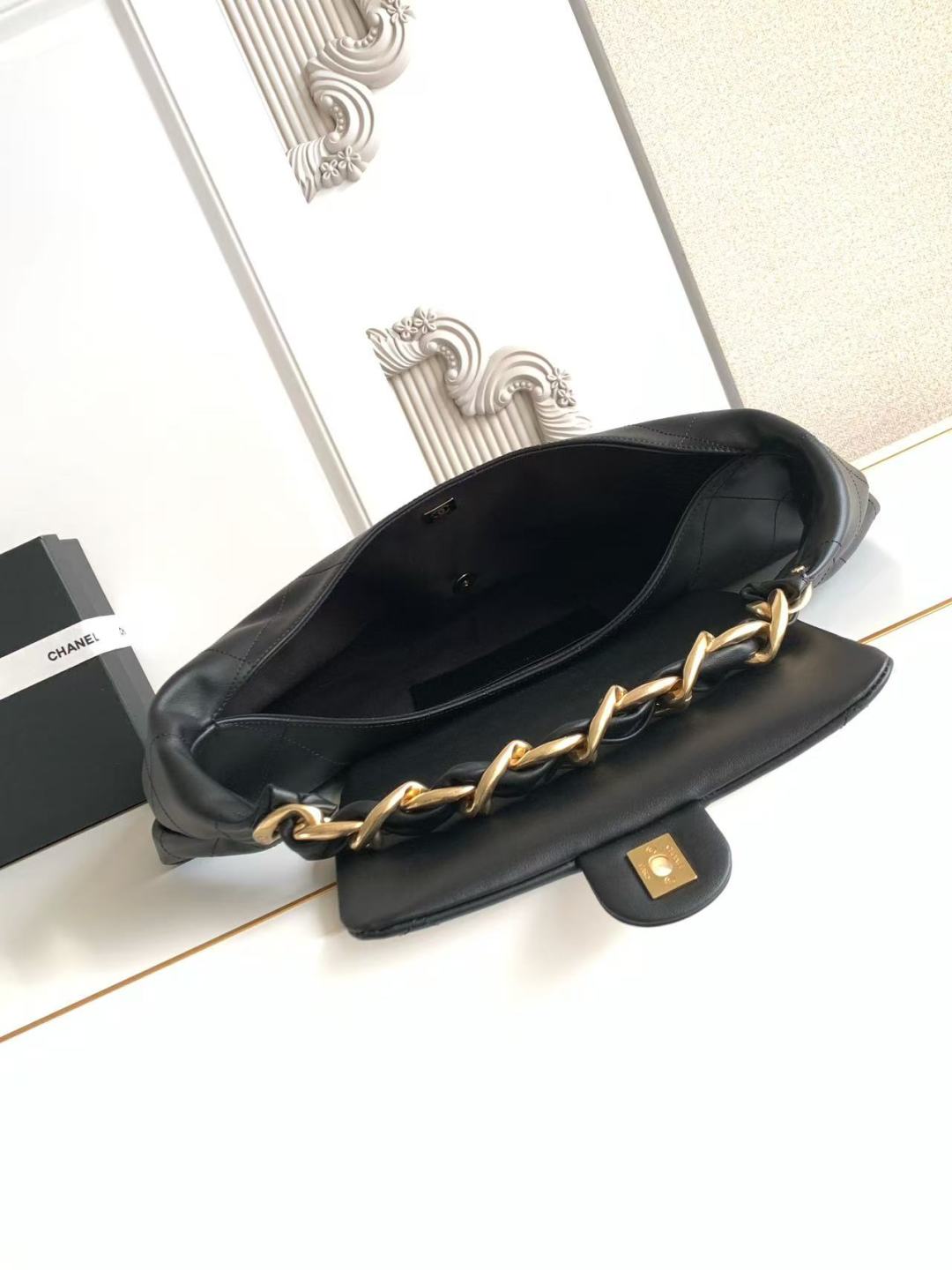 CC 2025 Bag 43cm Black Gold Calfskin 300854