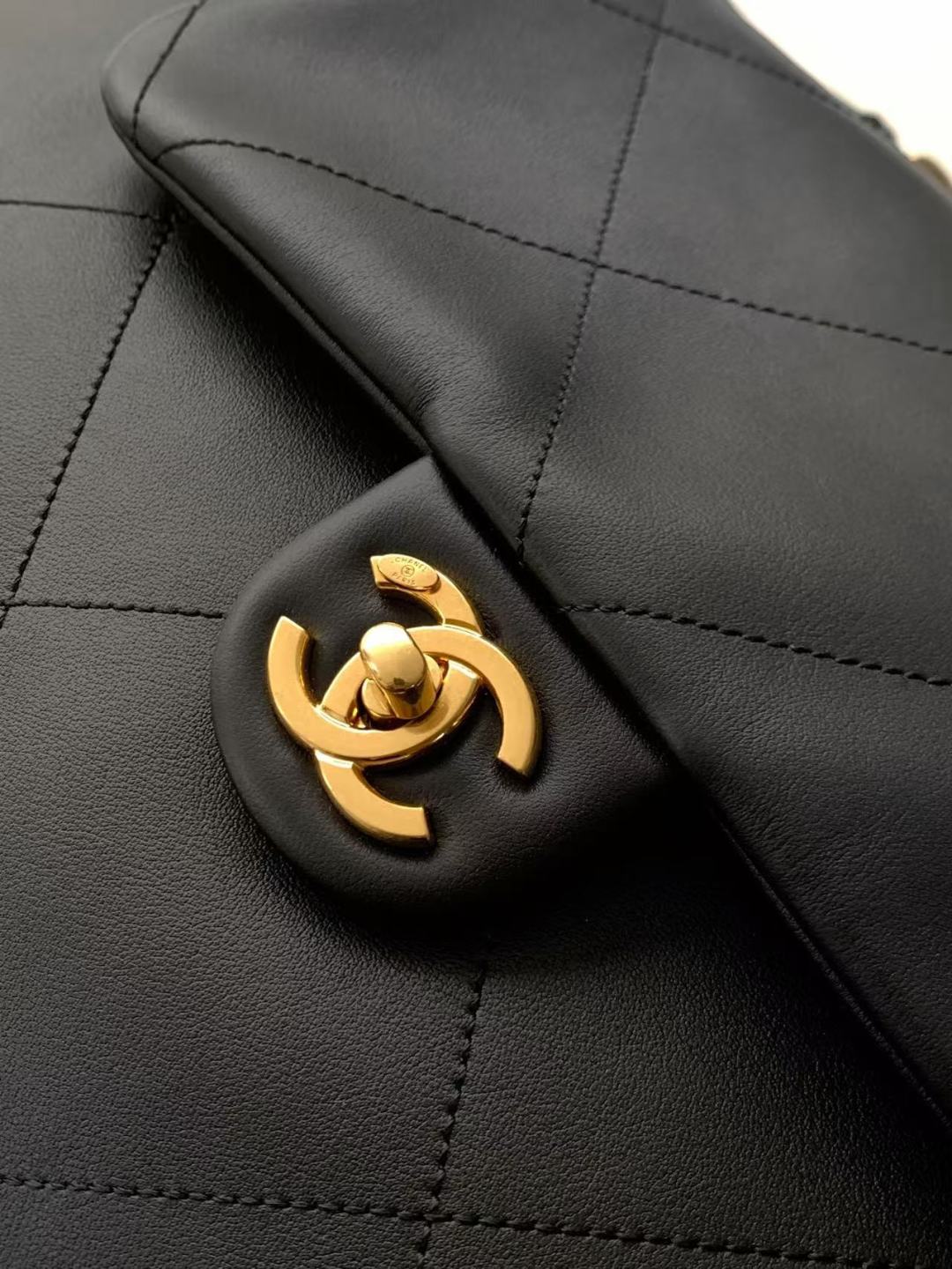 CC 2025 Bag 43cm Black Gold Calfskin 300854
