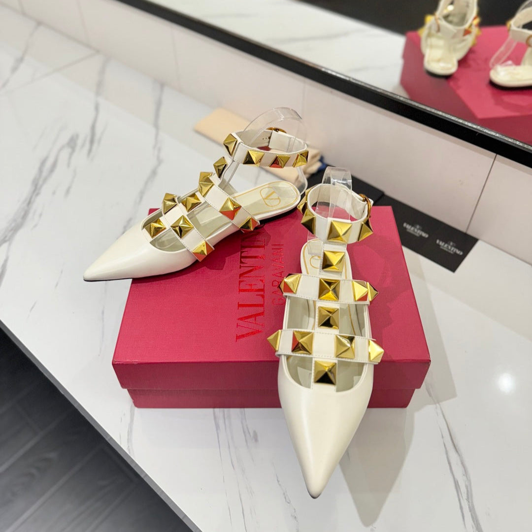 VT Rockstud Sandals Flat White Gold Cowhide