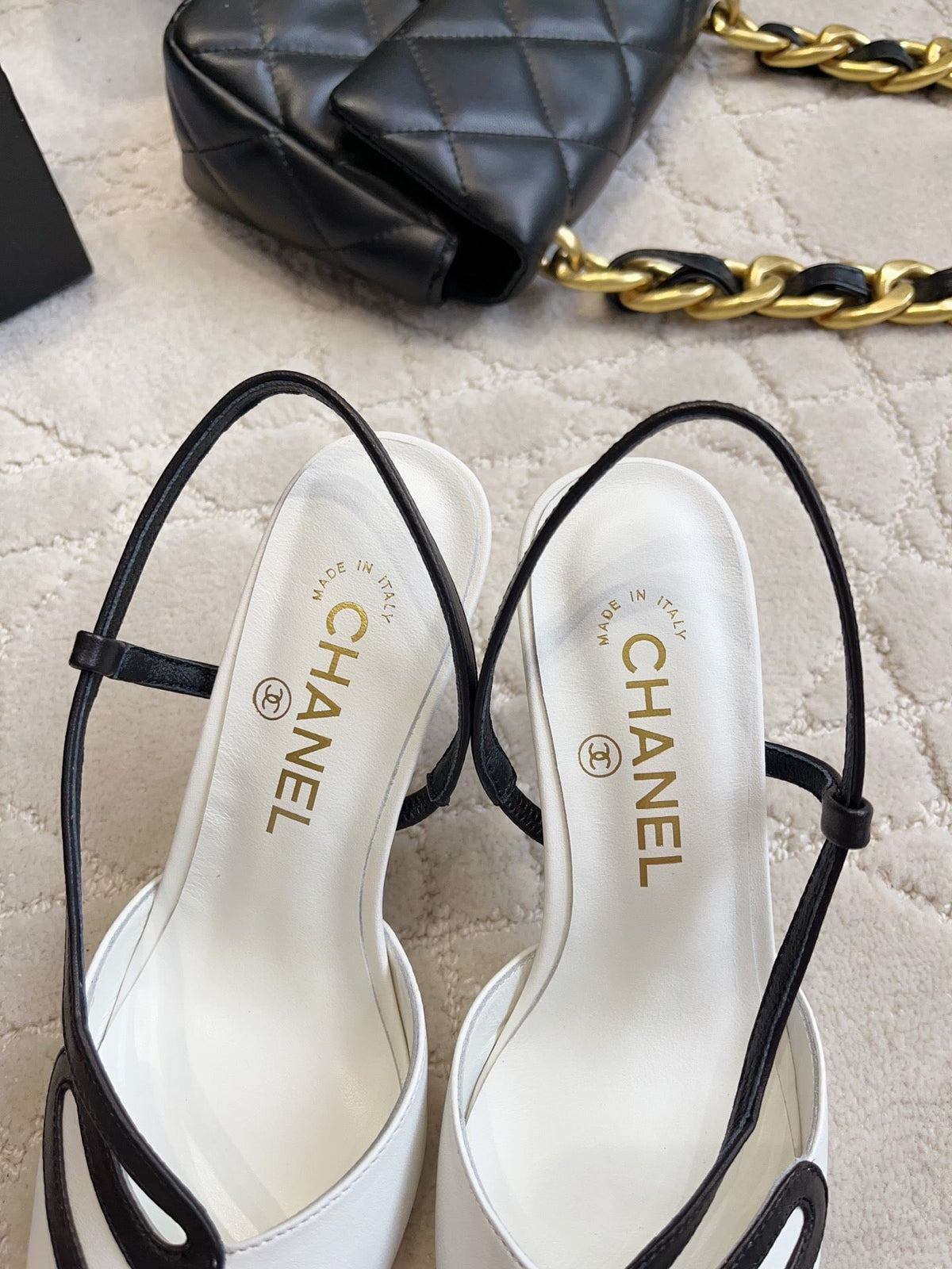 CC Métiers d’art 2026 Slingback 7.5cm White Black Lambskin 808102