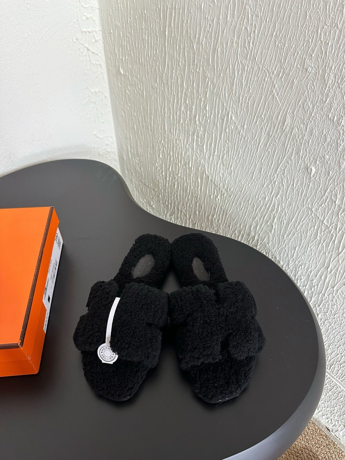 HM Oran Sandal Black Wool Fleece 961011