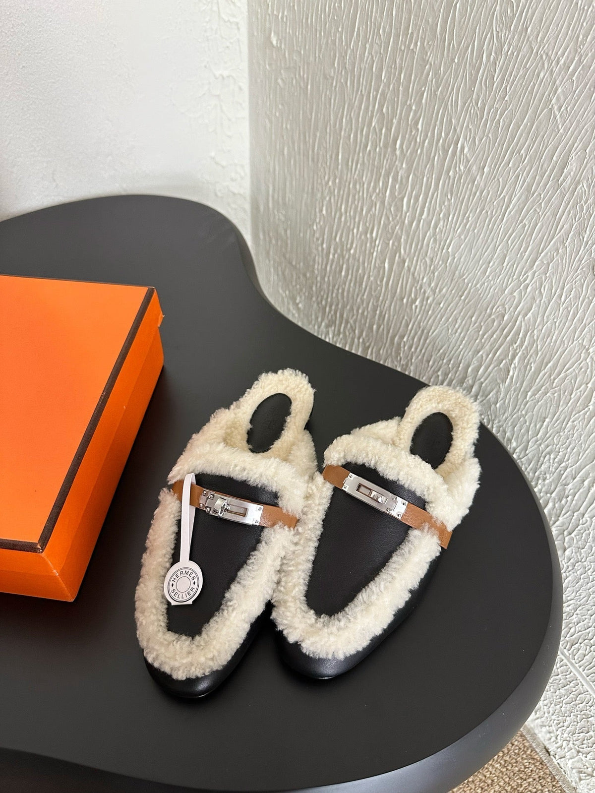 HM Oz Mule Black Mix White Lambskin Lined With Wool Fleece 961093