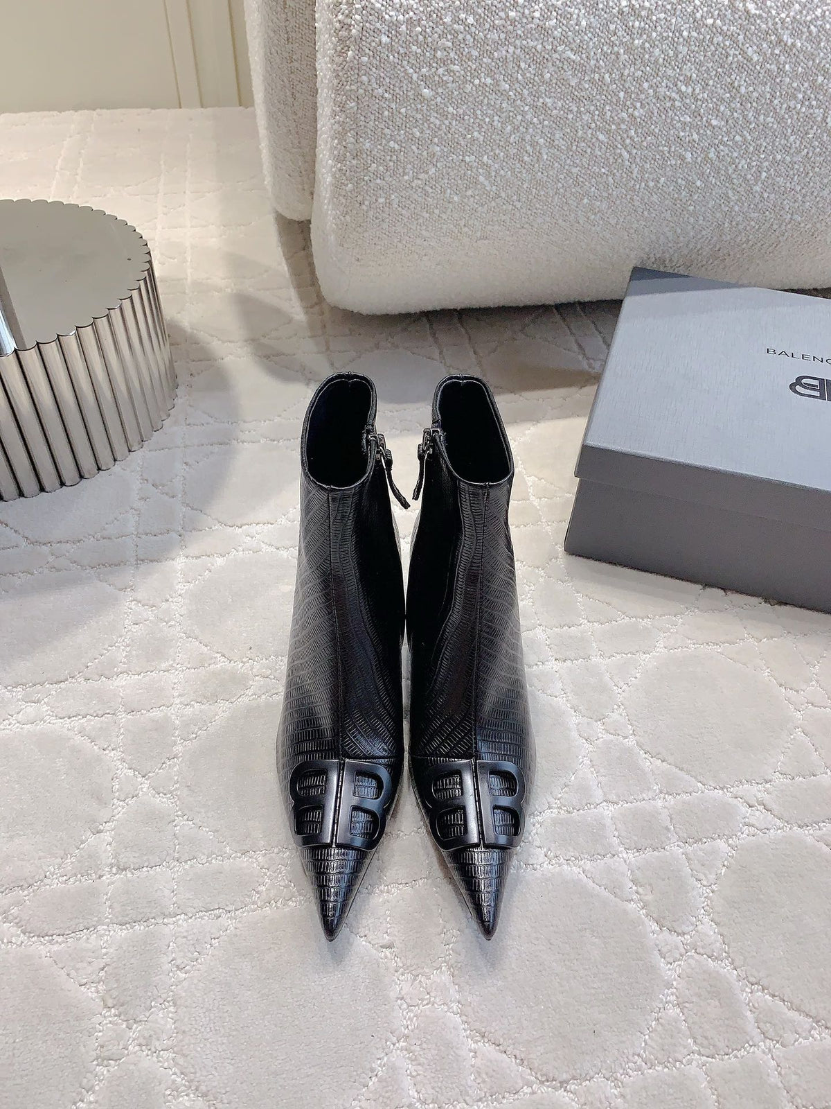 POINTED-TOE HIGH HEEL BOOTS IN BLACK LIZARD EMBOSSED CALFSKIN