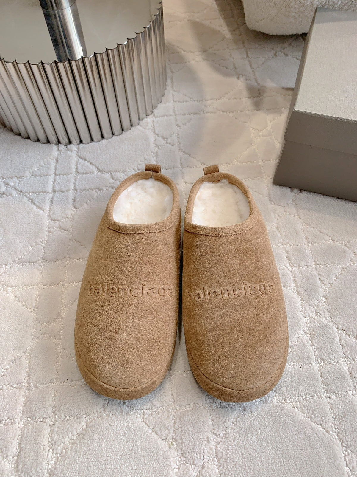 ALASKA SLIPPER IN CAMEL BROWN SUEDE