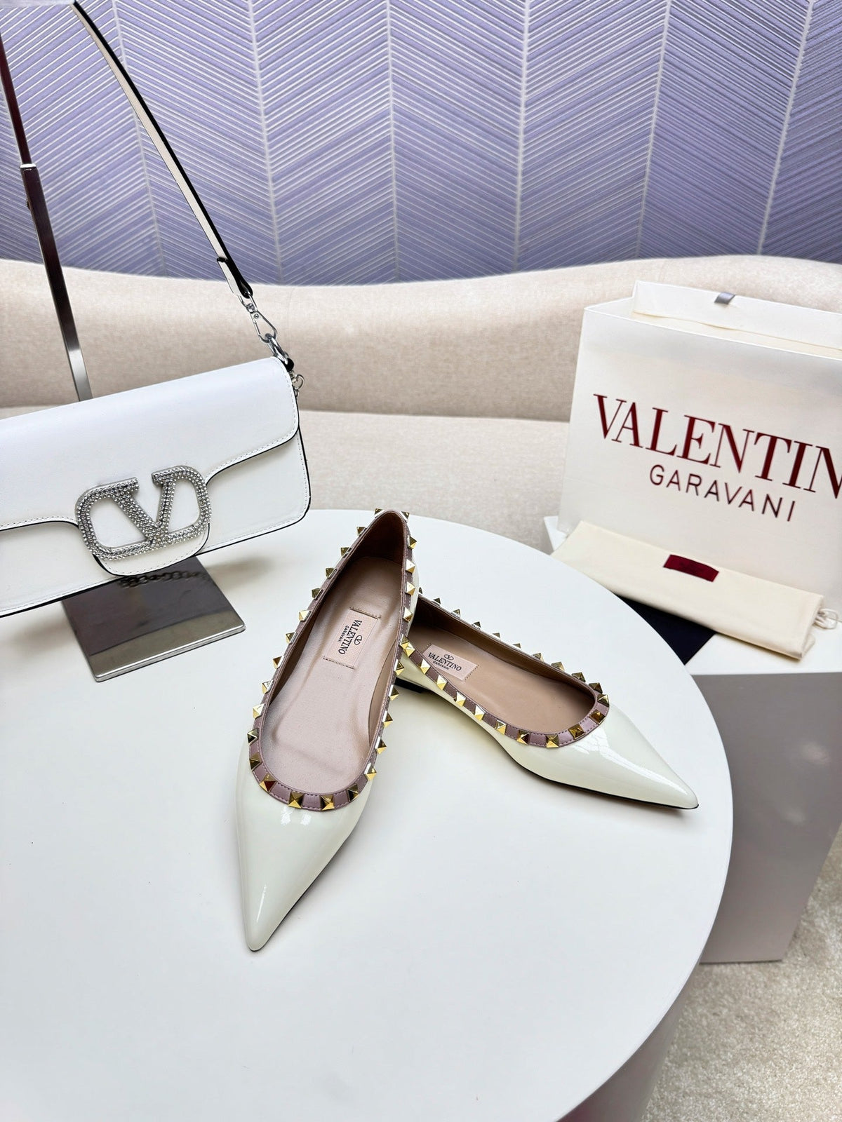 ROCKSTUD FLAT PUMP IN WHITE CALFSKIN